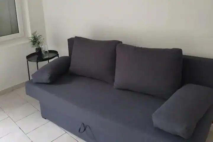 1 - Metro Europe Appartement